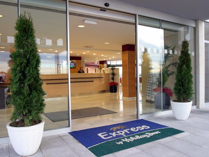 Hotel Holiday Inn Express Madrid-Rivas By Ihg Exterior photo