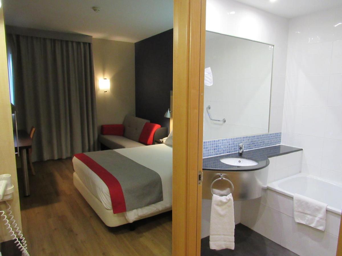 Hotel Holiday Inn Express Madrid-Rivas By Ihg Exterior photo